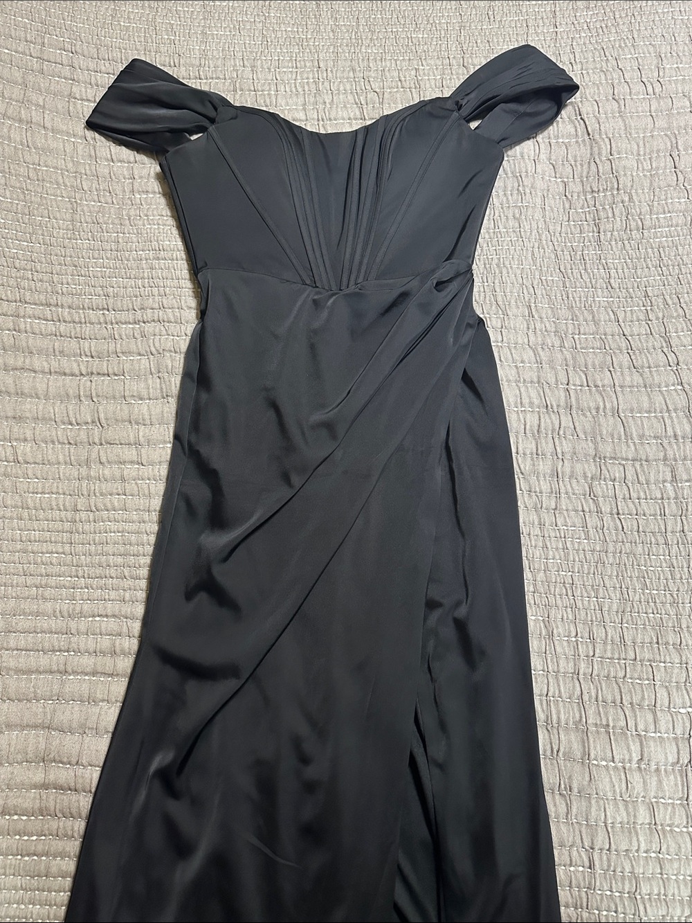 Elegant Black Off-Shoulder Evening Dress